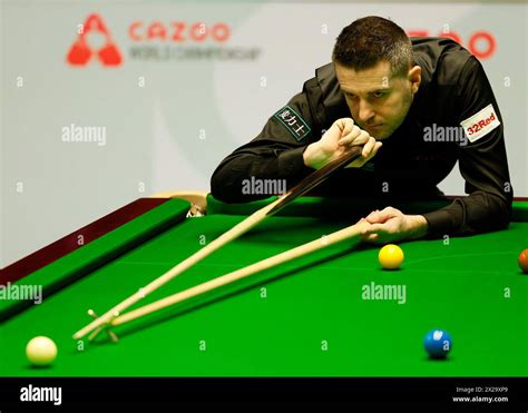 where does mark selby live